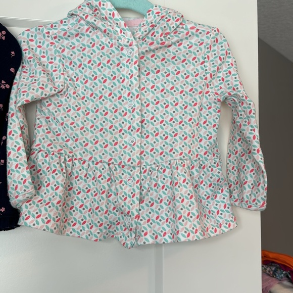 CARTERS/GAP 12M LOT - Picture 4 of 6